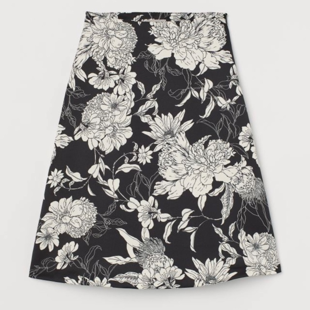 New H&M skirt US size 2